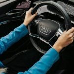 男子陪妻子练车突中风 医生追查竟与急刹车有关