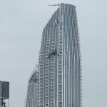 迪拜高楼被无人机砸出大洞 伊朗施压波湾再升级