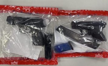 男持枪闯入当铺 老板身中4枪送院