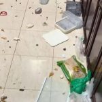 少年误把乾冰塞冰箱 凌晨一声巨响炸毁家电