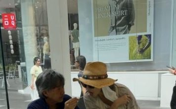 林子祥叶蒨文现身大马 互喂冰淇淋闪翻路人