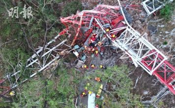 地盘起重机吊臂倒塌 司机当场毙命