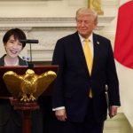 日本首相演说秀“不自然”英语 特朗普提醒:可用翻译