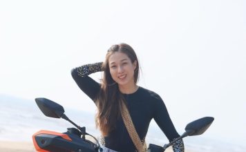 锺嘉欣久违晒身材 红色泳装惊艳全网