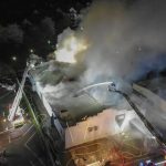 夜店凌晨突发火灾 750名顾客惊险逃生