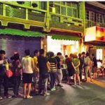 女学生反呛插队阿姨 一句话气走对方