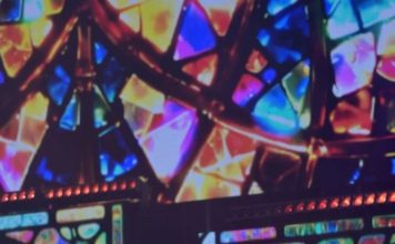 黎明红馆连唱10场 粉丝挥红萝卜灯海