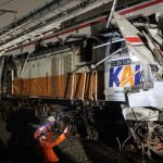 2列车相撞酿14死84伤 全部遇难者为女性