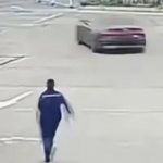 黑色豪车加油后竟上演逃单 女员工被迫垫付4天工资