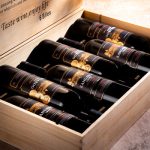 因无人探望愤怒泄愤 老人10楼连抛5箱红酒