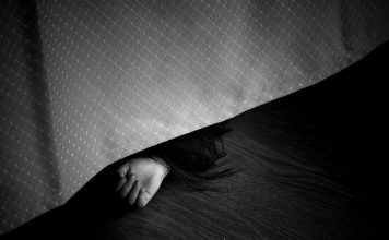 嘴巴遭小王塞炸药 女子脸被炸烂当场身亡