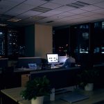 凌晨加班成常态 20岁青年猝死