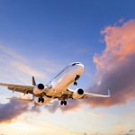 几乎全程使用英语悼念惹议 航空公司CEO宣布辞职