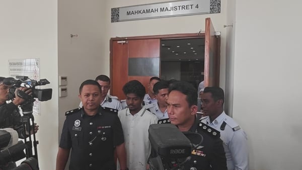 260402CMKfb53b-Langgar-Orang_Mak