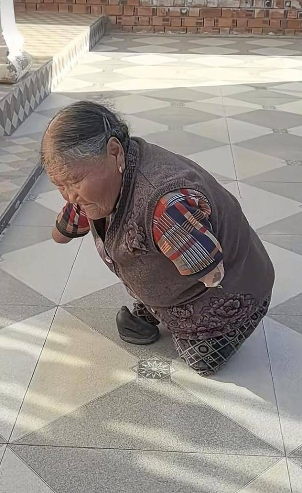 2bea1fbaea764f30a57da2af45718c18