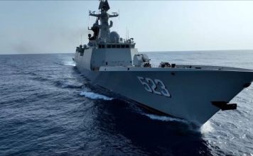 与外国军舰对峙20小时 中国护卫舰一度装弹战备