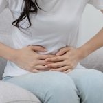 女生腹痛以为肠胃不适 查出满肚肿瘤