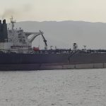 伊朗油轮疑突破封锁 900万桶原油外流