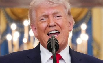 禁止所有船只进出 特朗普宣布封锁霍尔木兹海峡