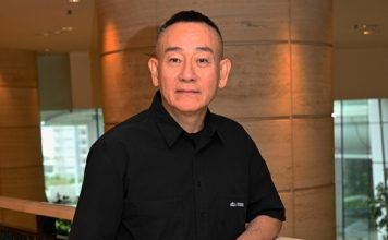 狂粉硬闯求自拍 林保怡当场脸色发青