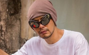 找妈祖娘娘“问事” 黄明志获三字真言