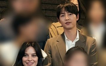 首次公开同台 宋仲基夫妇甜蜜同框