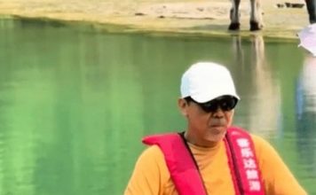 模范夫妻出游被捕获 互动自然超圈粉