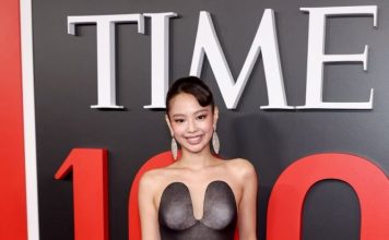 前卫礼服太敢穿 Jennie造型被评翻