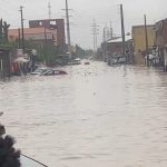 暴雨引发山洪冲击城市 至少15人死4000多家庭受影响