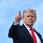 特朗普威胁炸伊朗基础设施 誓言让“他们活在地狱”