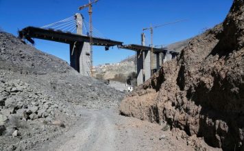 特朗普炸桥想逼投降 伊朗公布“以桥还桥”报复清单