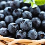 女子狂吃蓝莓胃长石头 腹部剧痛到紧急送医