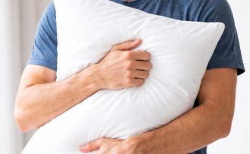 不满妻子提离婚 男子拿枕头闷死5岁儿