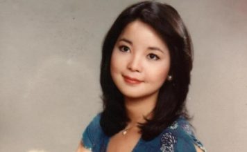 《月亮代表我的心》没有复杂编曲 却听哭一代人