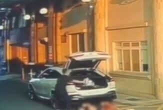 男子遭断手脚丢包急诊 爸妈回国下机急奔医院