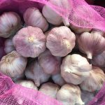 连大蒜都被指构成“国安威胁” 中国:我们做梦也没想到