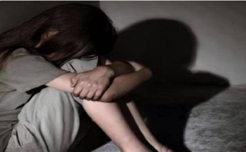 32岁狼父因妻拒欢 将女儿当泄欲工具8个月