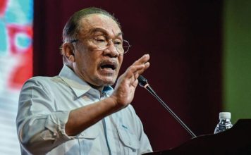 美国伊朗接受10点方案 安华盼和平别停在表面