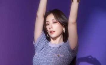 方媛素颜出镜也惊艳 母女同框太养眼