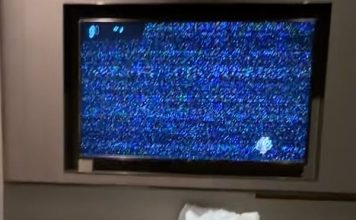 半夜电视会自动开启 女子住酒店遇怪事吓到离房