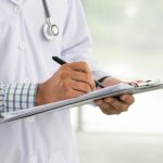 父亲刚出院 儿子陪诊查出同款癌症