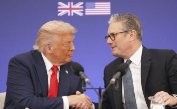 英国人对美国观感变差 首相罕见炮轰特朗普