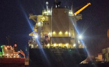 以色列关联货船硬闯海峡 伊朗出动无人机袭击起火