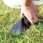 捡到手机后随手丢掉 女子被判赔偿6000