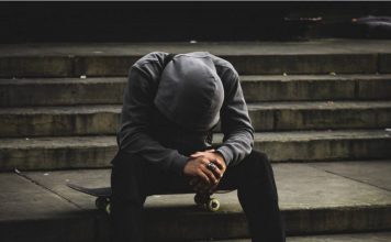 21岁青年拥6屋400万存款 全家却已离世仅剩一人