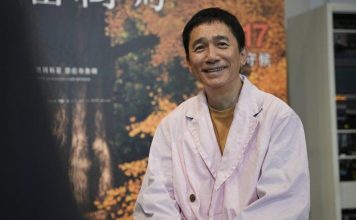 影帝也怕被看 看电影竟要买3个座位