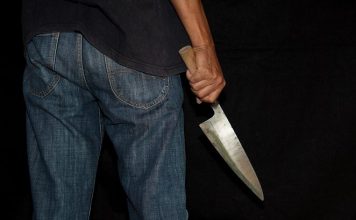 一言不合动刀 华裔男应战惨被砍断左手