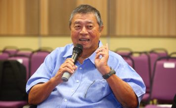 林良实请无薪假出国 前夕抨击政府未兑现承诺