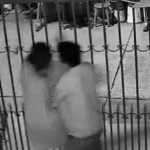 疑因手机聊天爆发争执 女子称丈夫持枪柄攻击她