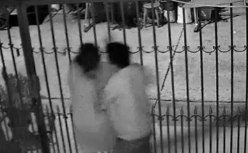 疑因手机聊天爆发争执 女子称丈夫持枪柄攻击她